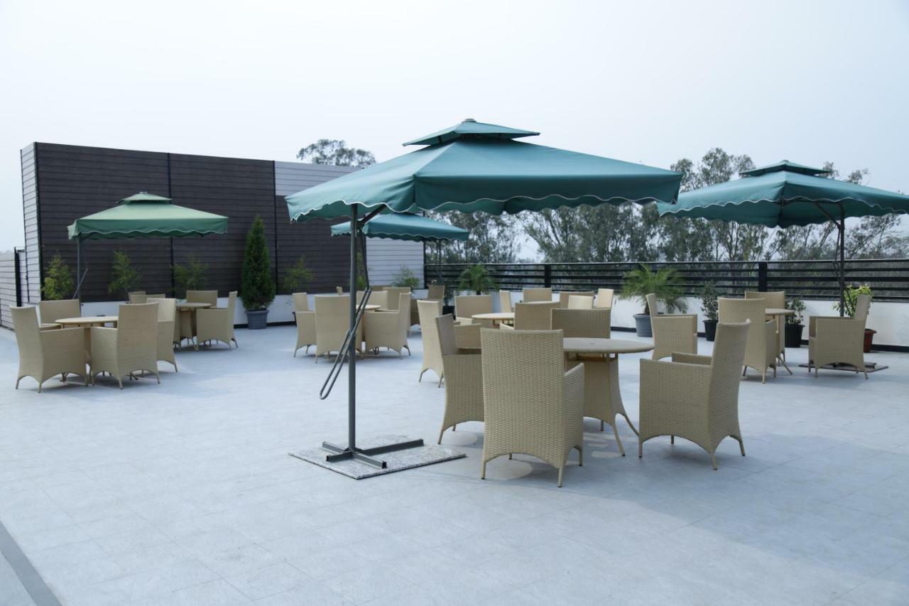 Jorhāt Prism A Boutique Hotel מראה חיצוני תמונה