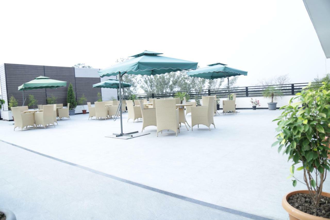 Jorhāt Prism A Boutique Hotel מראה חיצוני תמונה