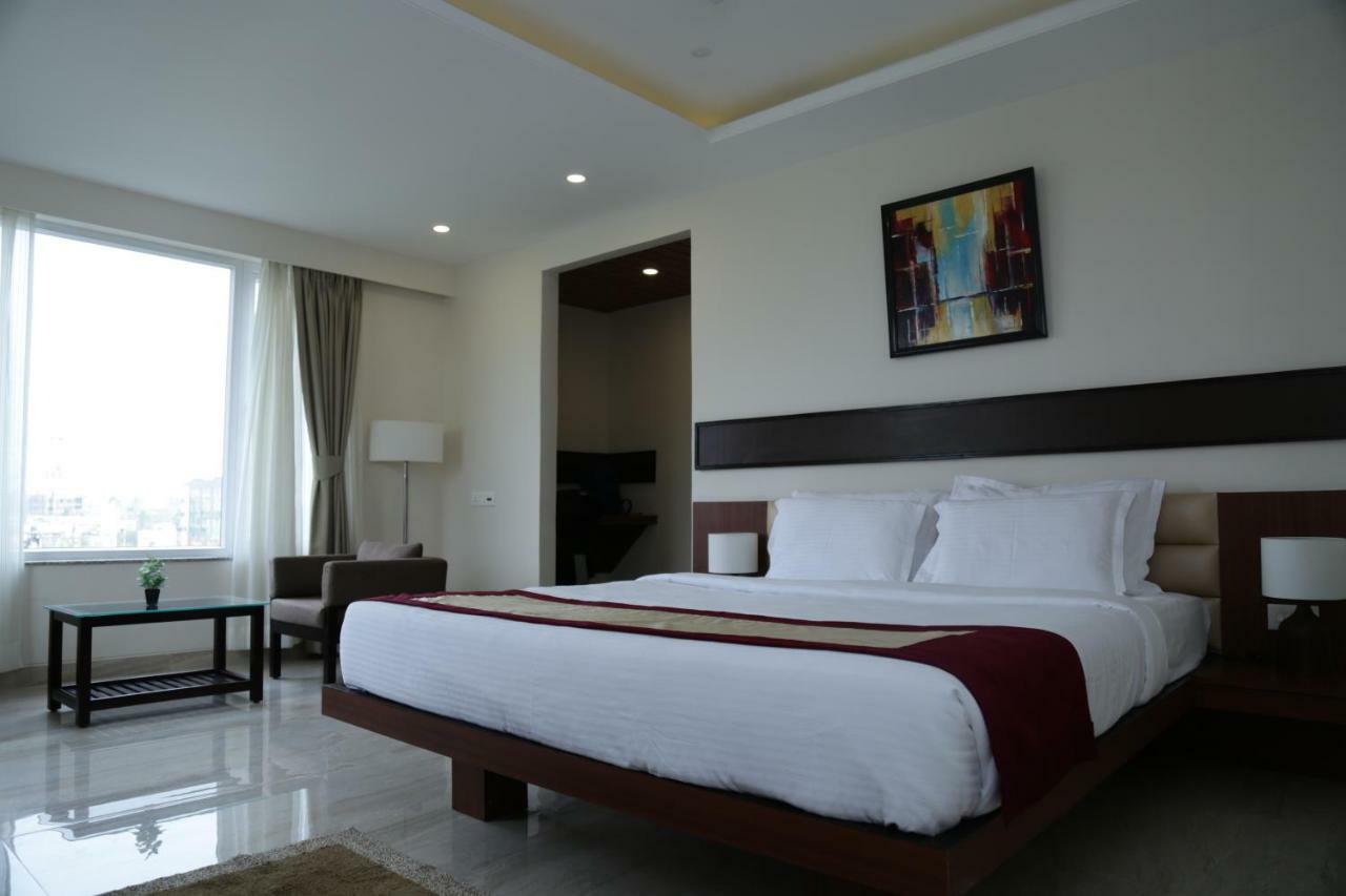 Jorhāt Prism A Boutique Hotel מראה חיצוני תמונה